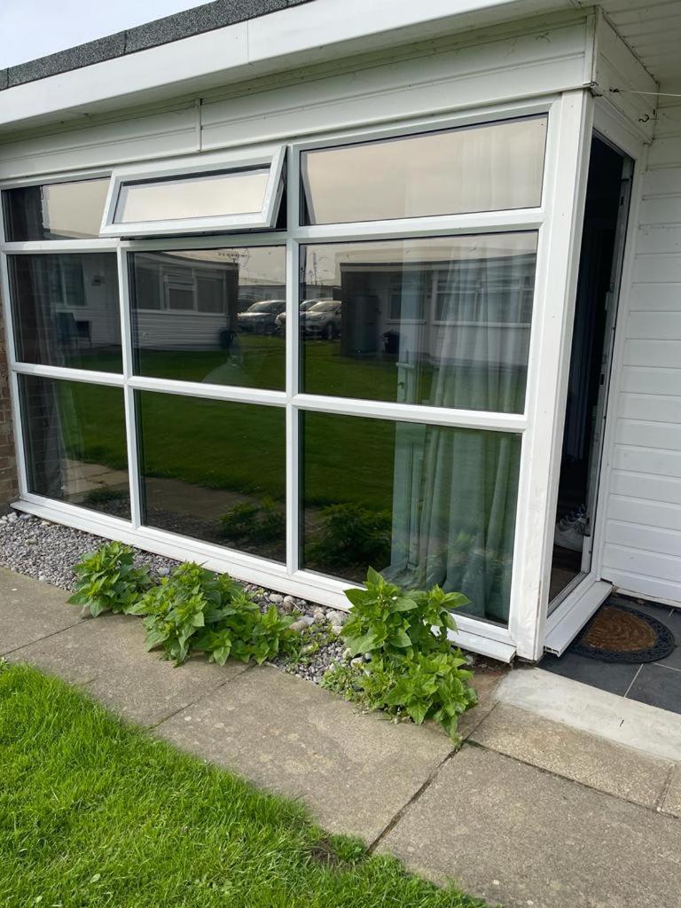Seabreeze Number 74 Includes Swimming Passes And Club Entry Villa Scratby Exterior photo